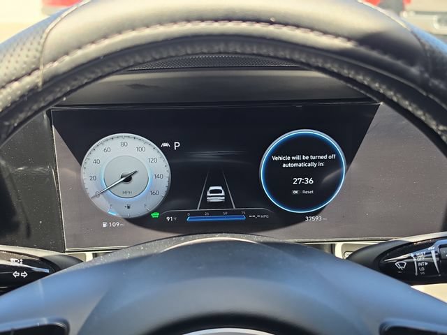 Used 2023 Hyundai Elantra Limited FWD image 19
