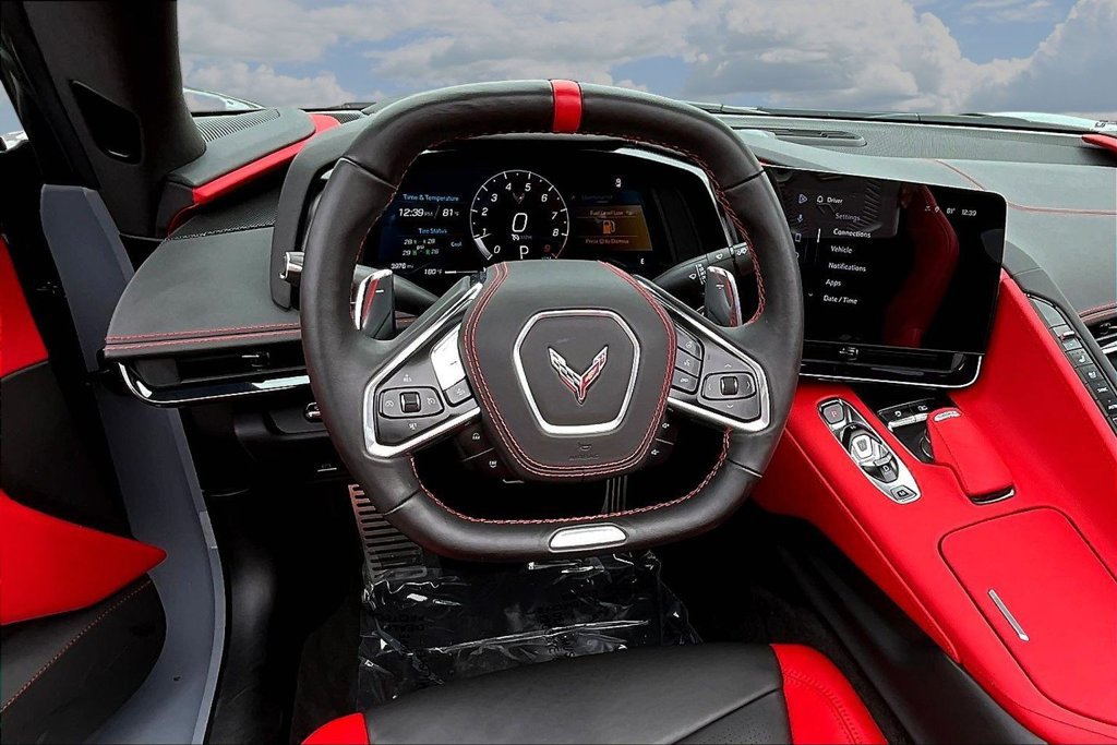 Used 2025 Chevrolet Corvette Z06 w/ Stealth Interior Trim Package RWD image 8
