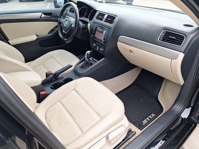 Used 2015 Volkswagen Jetta SE FWD image 31