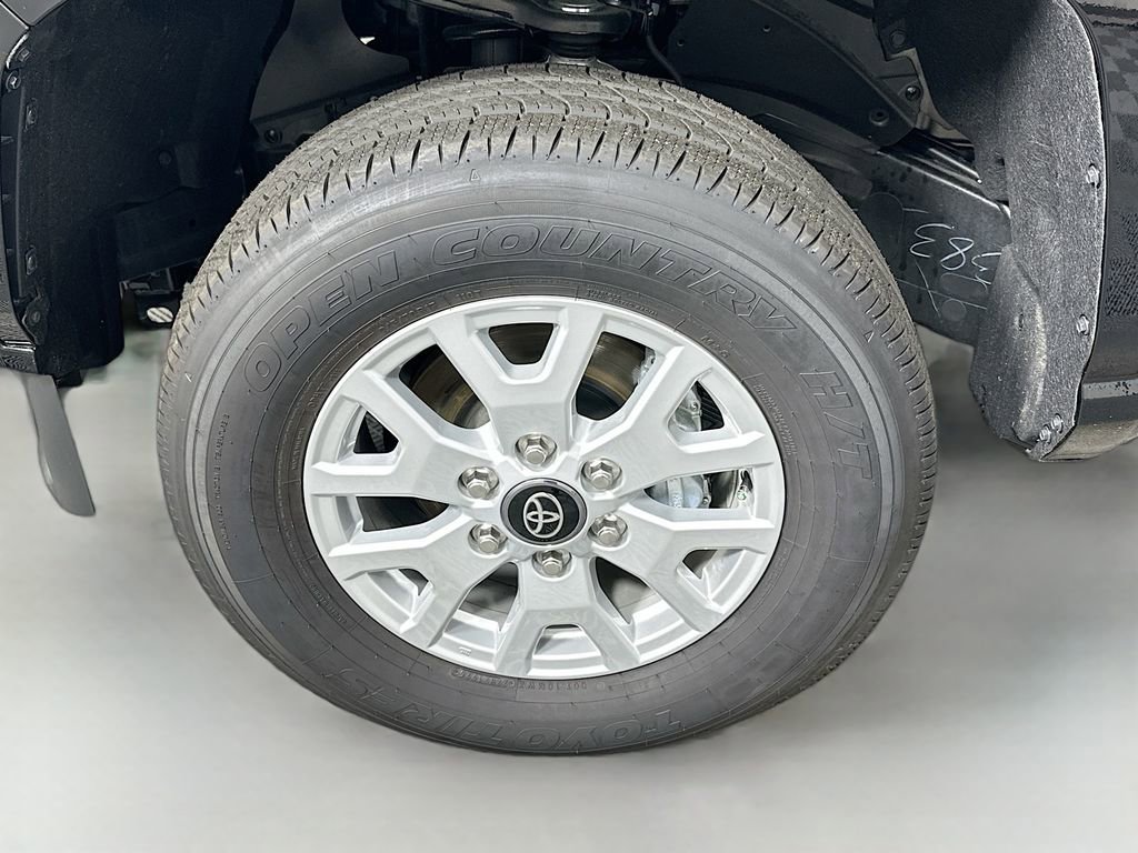 Certified 2025 Toyota Tacoma SR5 image 30