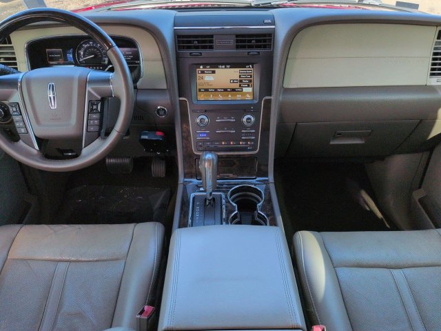 Used 2017 Lincoln Navigator Select RWD image 17