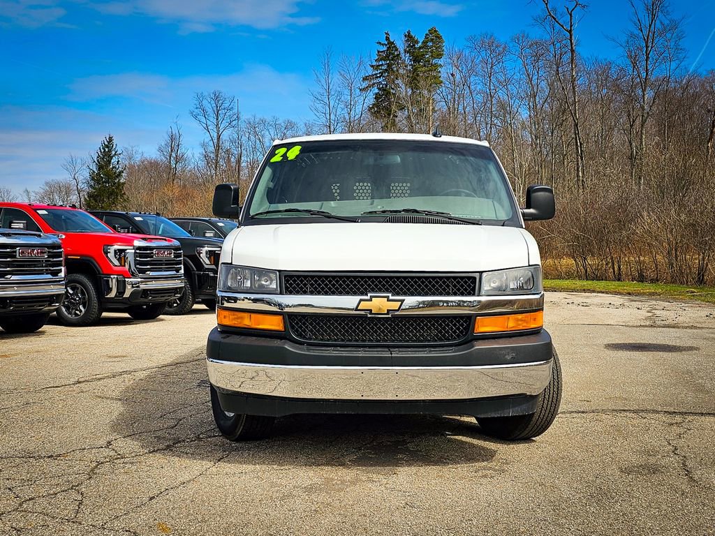 Used 2024 Chevrolet Express 2500 w/ Driver Convenience Package image 8