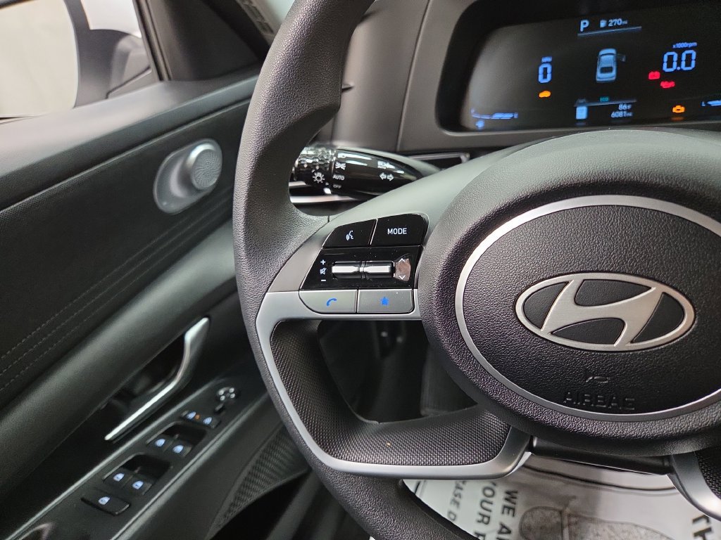 Used 2025 Hyundai Elantra Hybrid FWD image 18