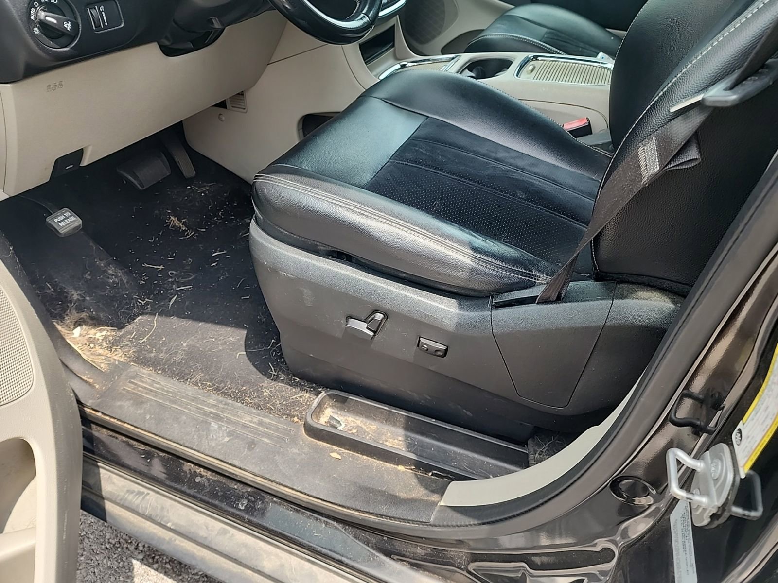 Used 2017 Dodge Grand Caravan SXT FWD image 15