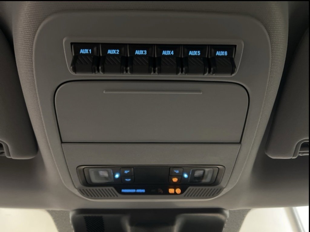 New 2025 Ford F550 4x4 Regular Cab Super Duty image 24