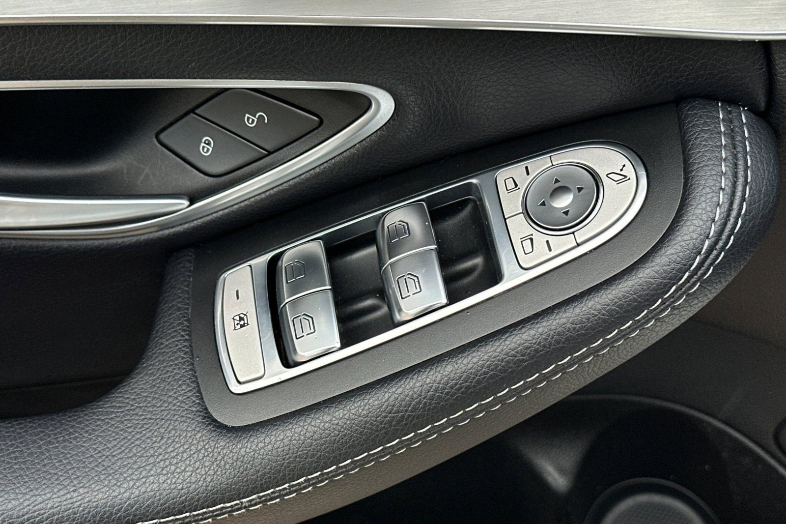 Used 2019 Mercedes-Benz C 300 Sedan image 26