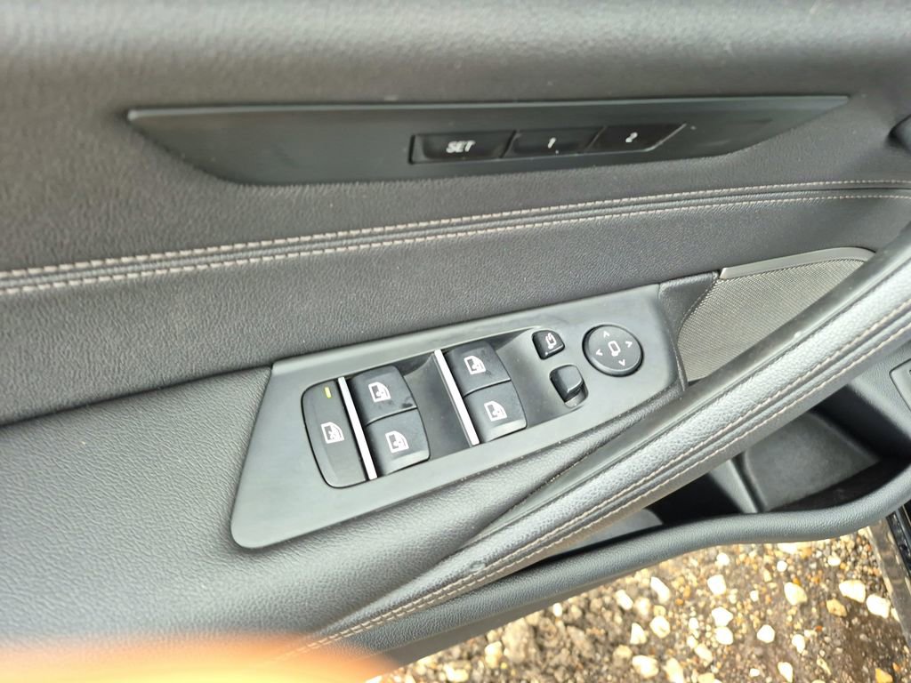 Used 2021 BMW 530i xDrive w/ Premium Package image 19