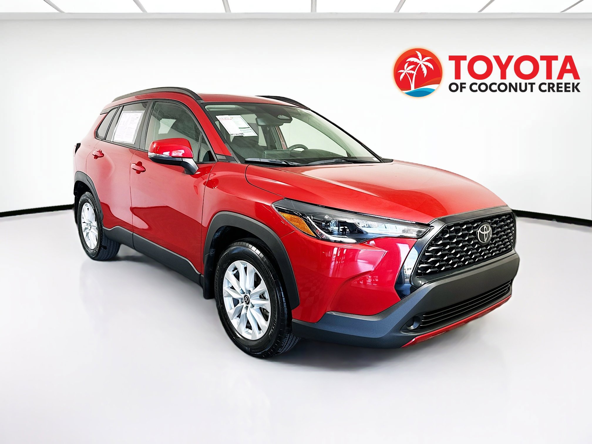 Used 2024 Toyota Corolla Cross LE w/ Moonroof Package image 1