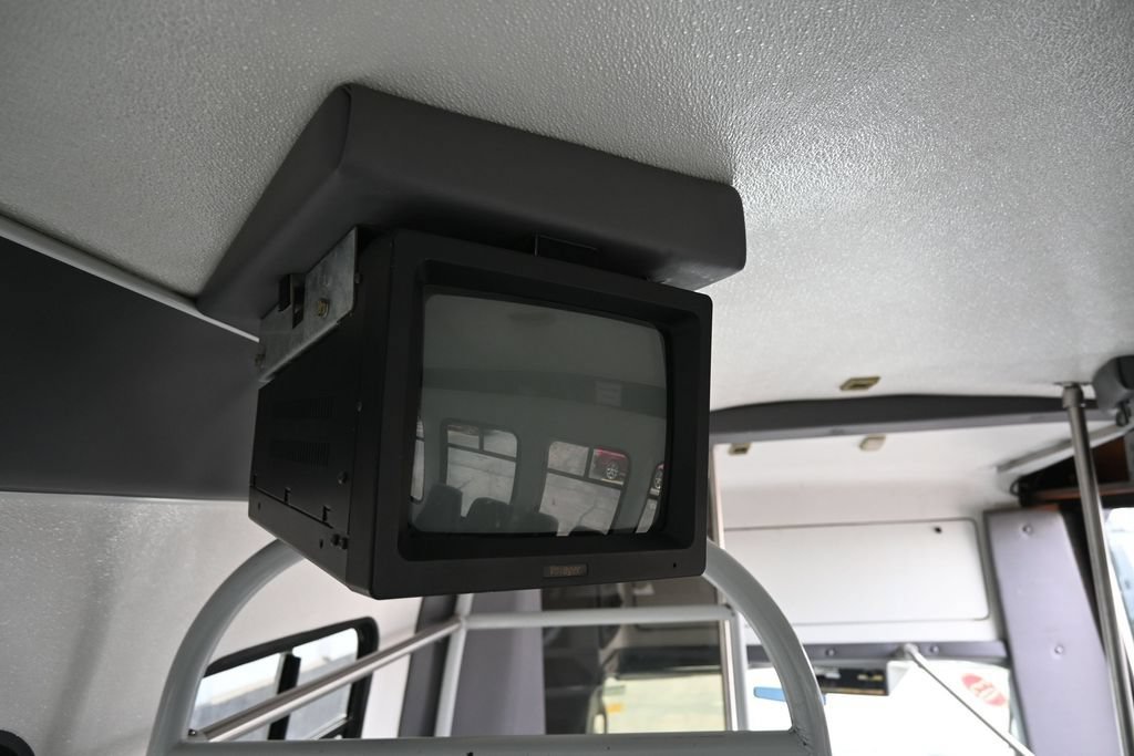 Used 2003 Ford E-450 and Econoline 450 RWD image 27