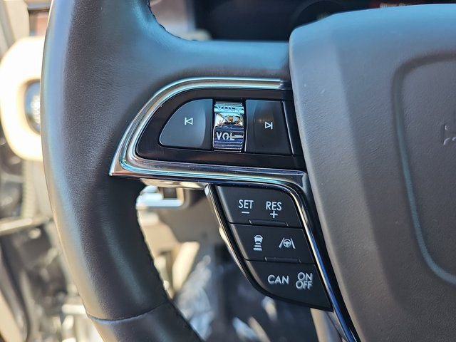 Used 2022 Lincoln Nautilus Reserve w/ Equipment Group 201A image 17