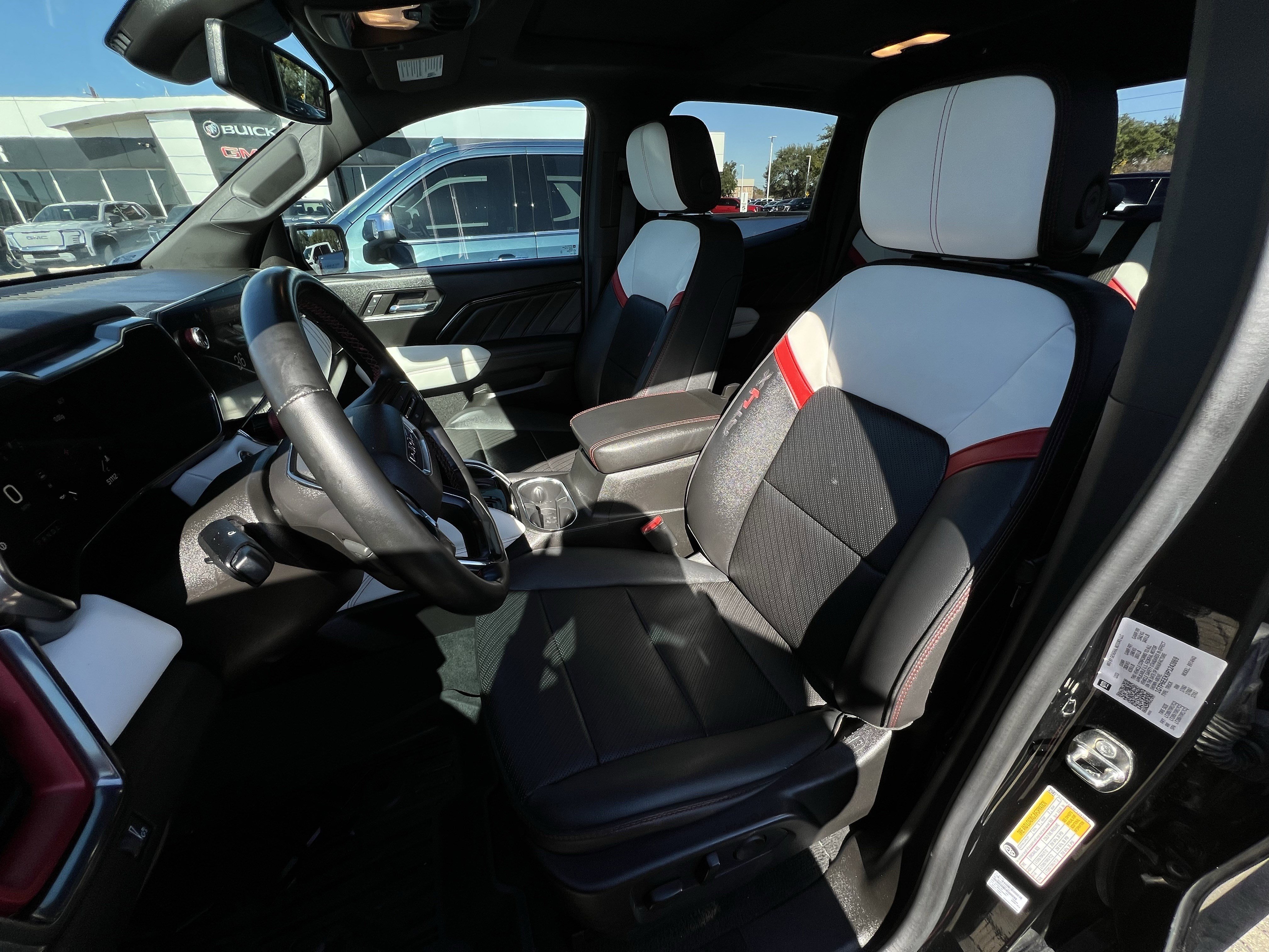 Used 2023 GMC Canyon AT4X image 22