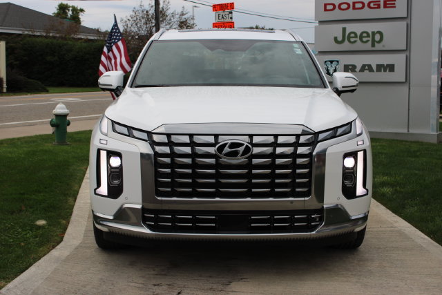 Used 2025 Hyundai Palisade Calligraphy AWD/4WD image 5