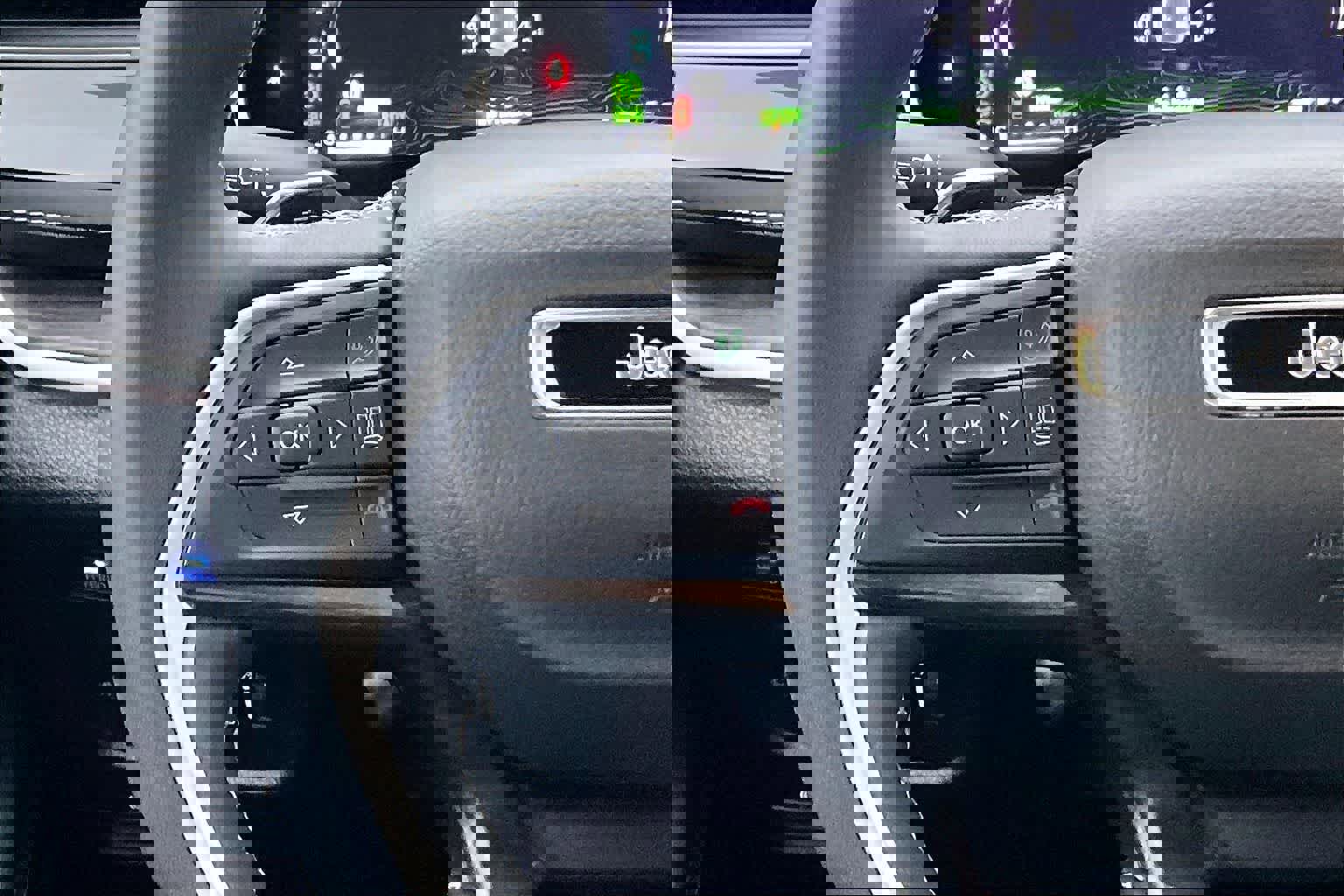 Used 2022 Jeep Grand Cherokee Limited 4xe w/ Luxury Tech Group II image 25