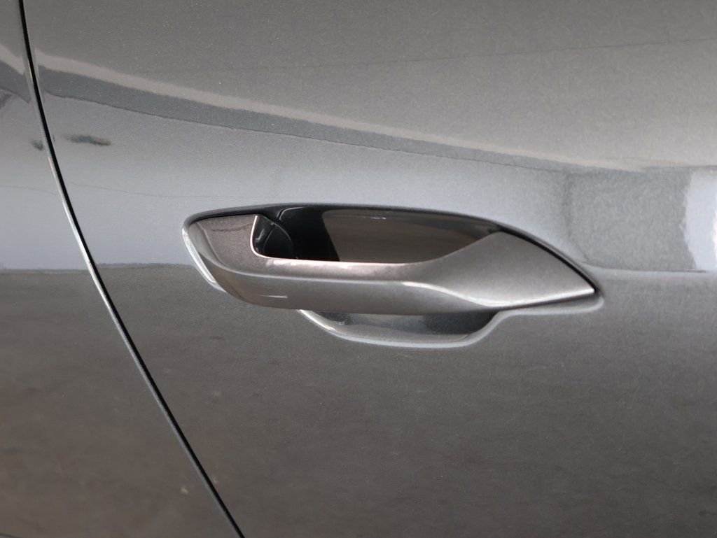 Certified 2025 Porsche Macan 4S Electric image 17