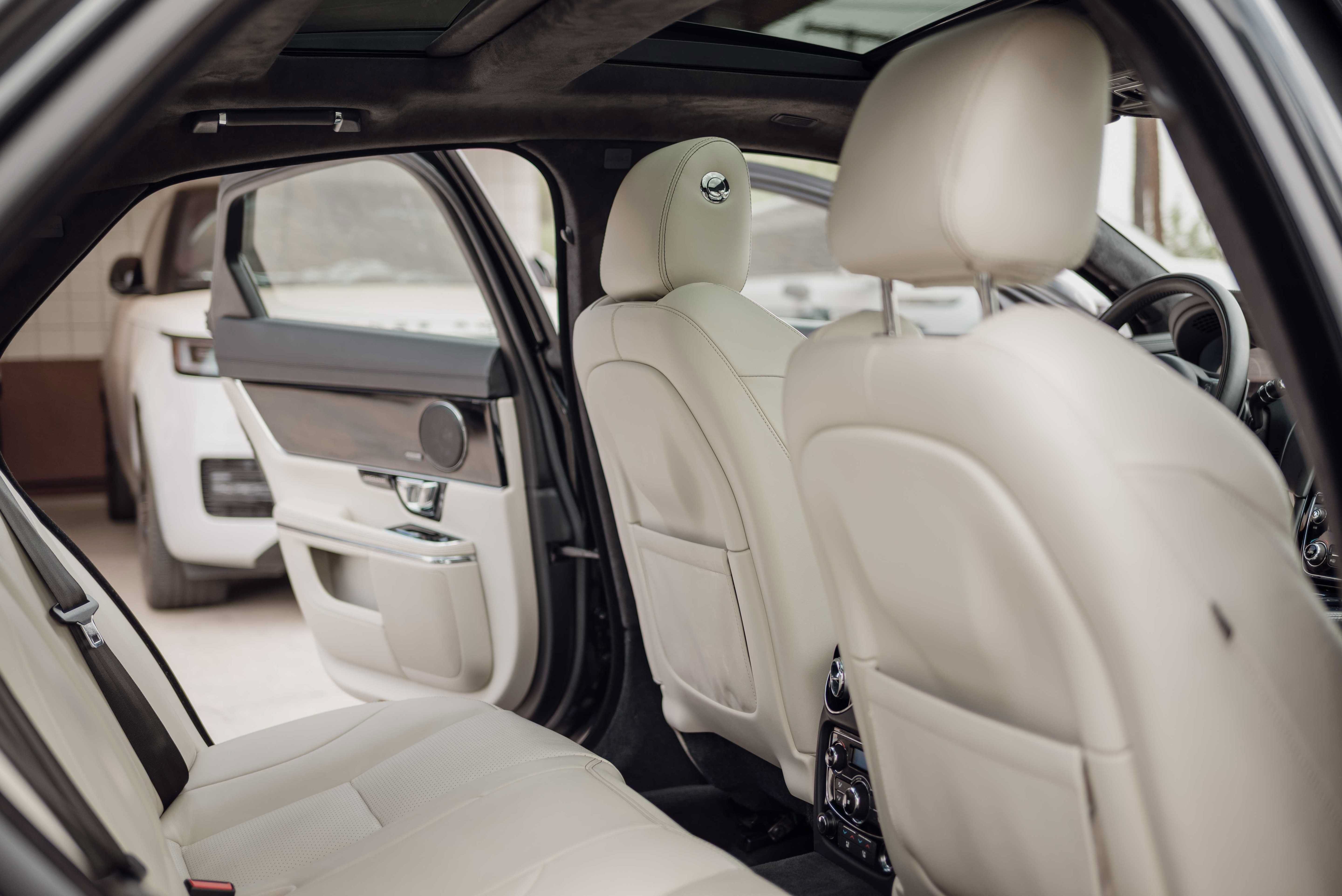 Used 2015 Jaguar XJ RWD image 15