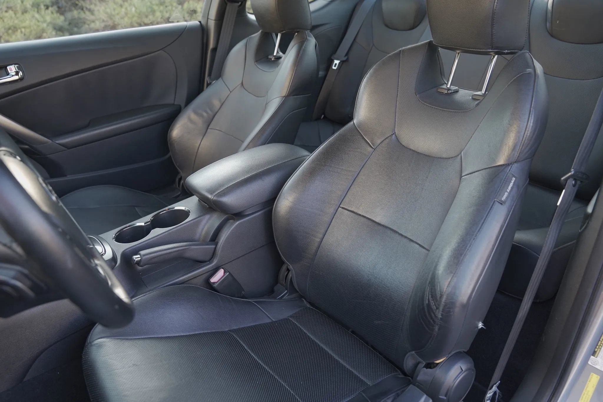 Used 2011 Hyundai Genesis 3.8 image 4