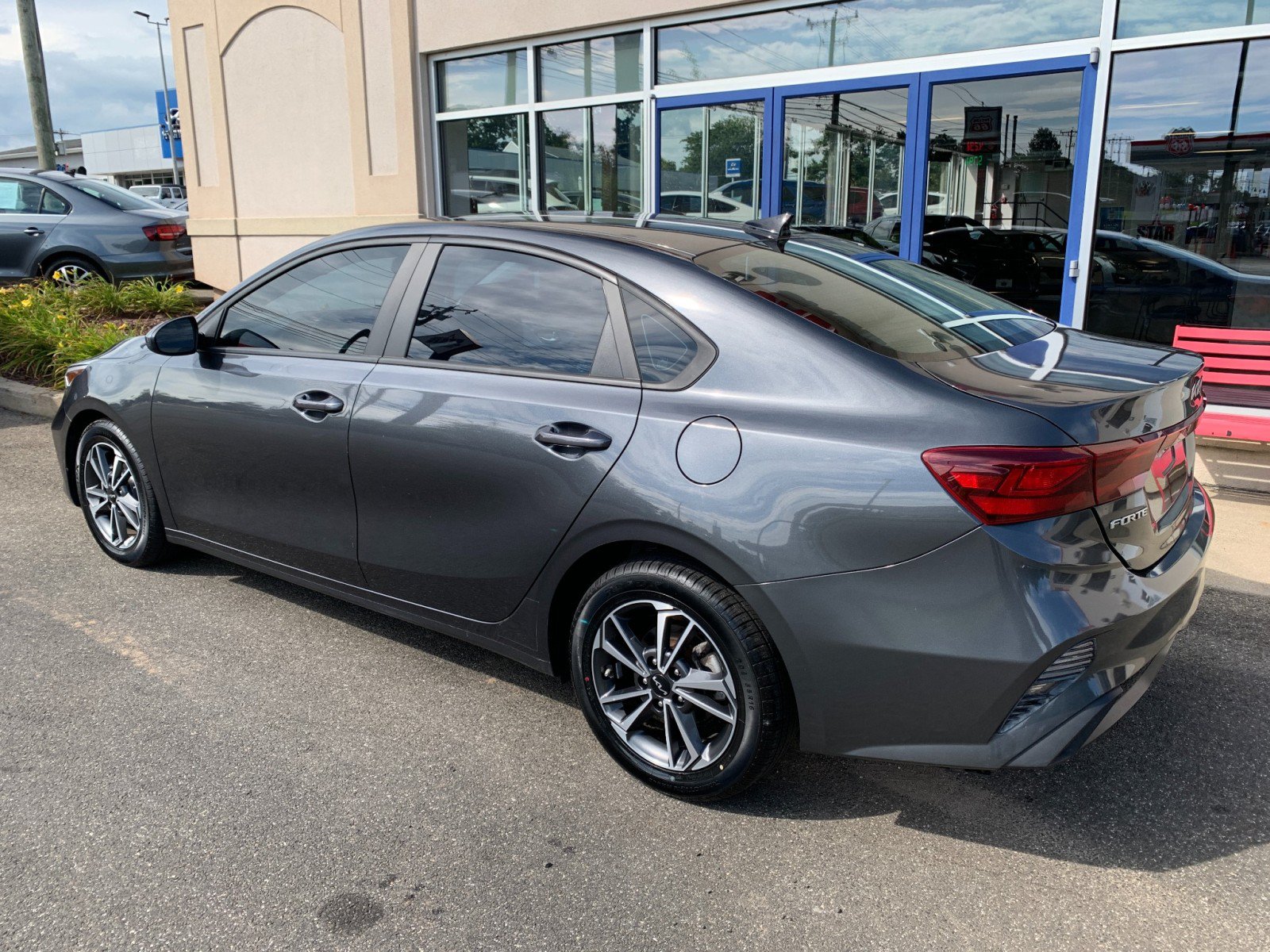 Used 2023 Kia Forte LXS FWD image 5