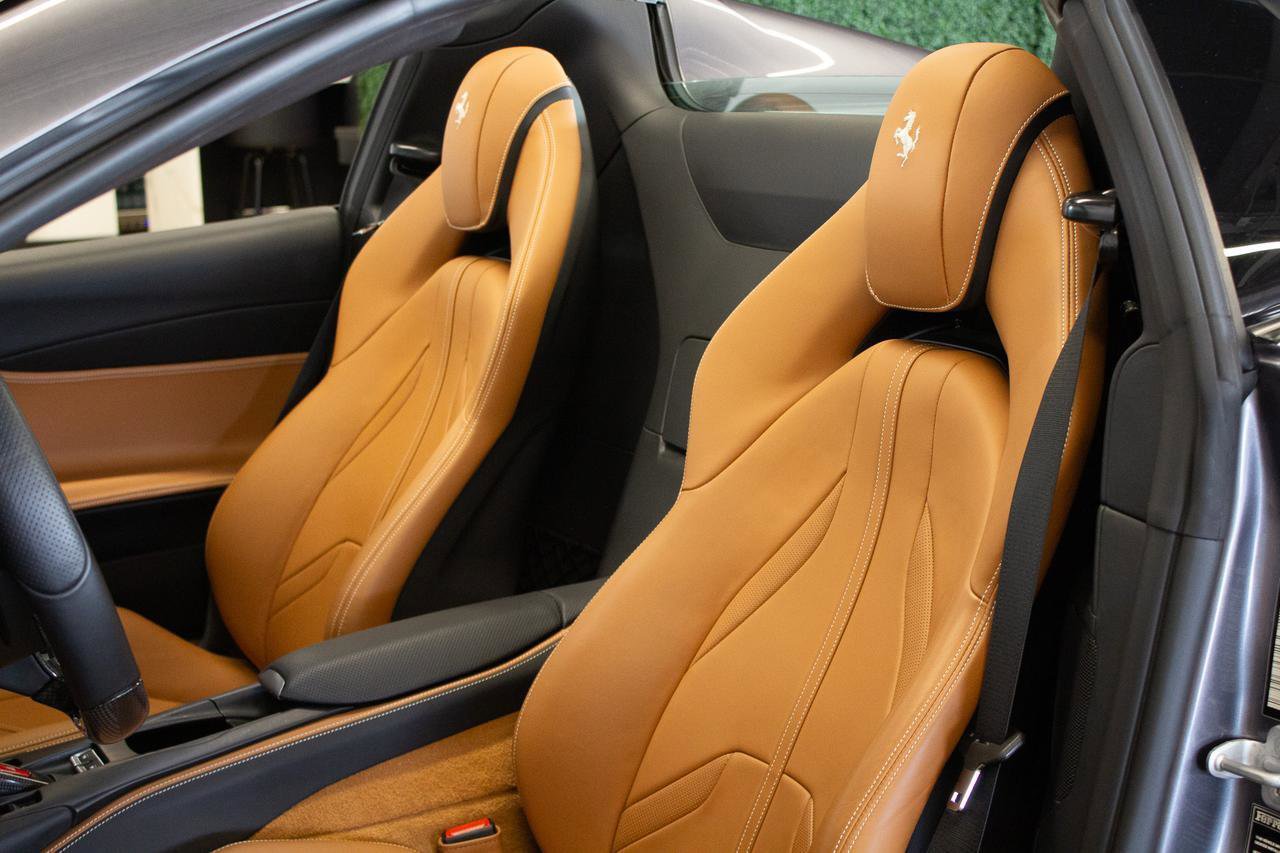 Used 2021 Ferrari 812 GTS RWD image 12