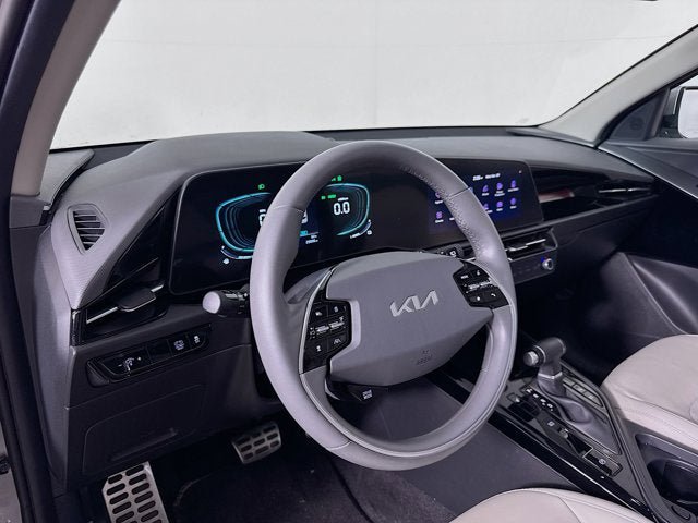 Used 2023 Kia Niro EX Touring FWD image 9