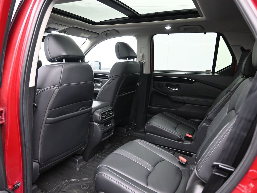 Used 2024 Honda Pilot Touring image 27