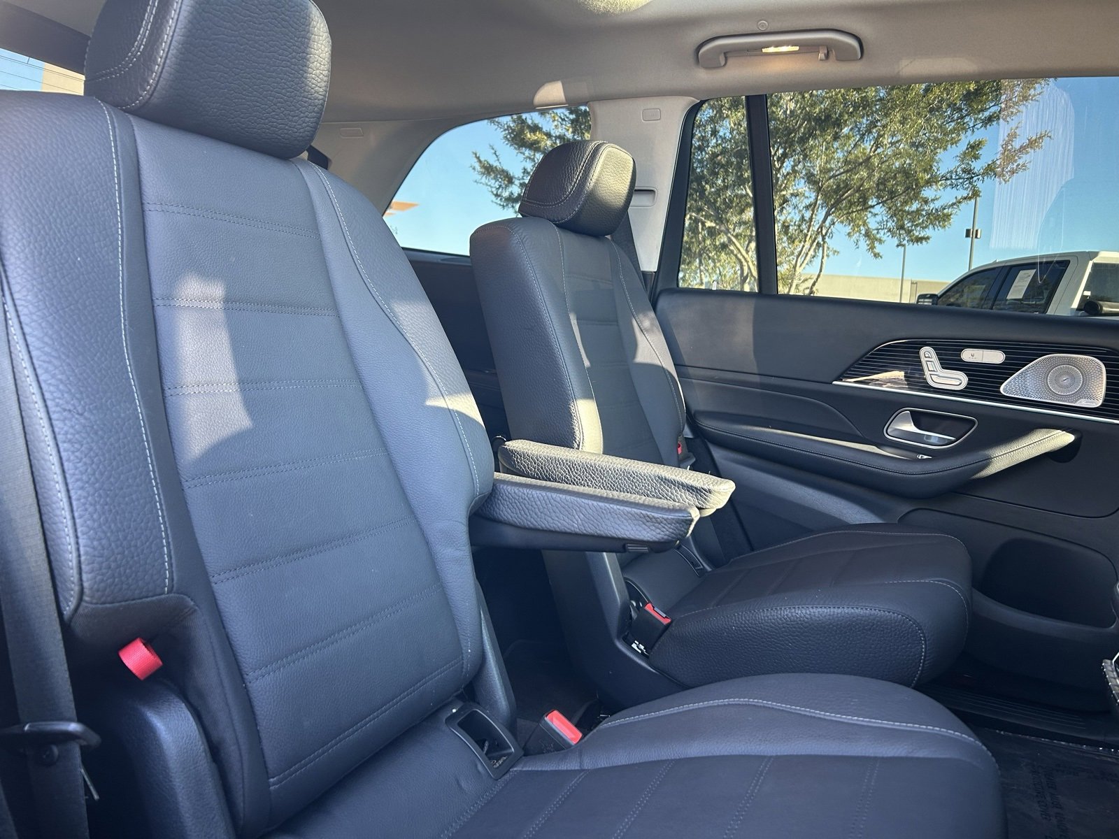 Used 2024 Mercedes-Benz GLS 450 4MATIC image 17