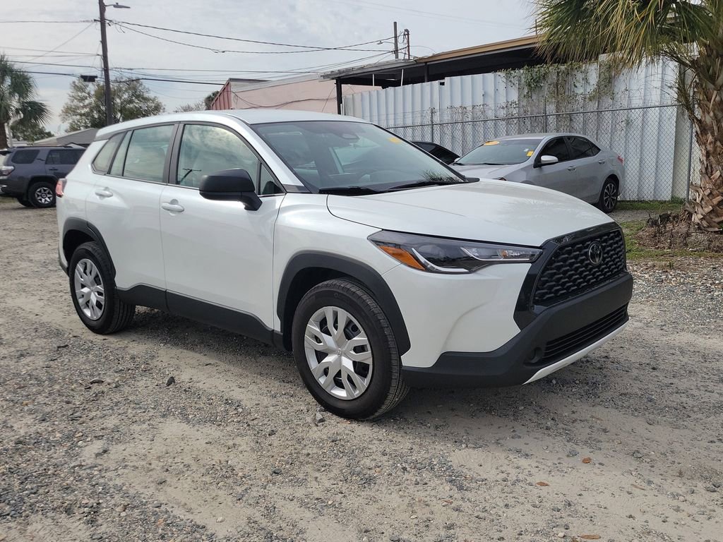 Used 2025 Toyota Corolla Cross L image 2