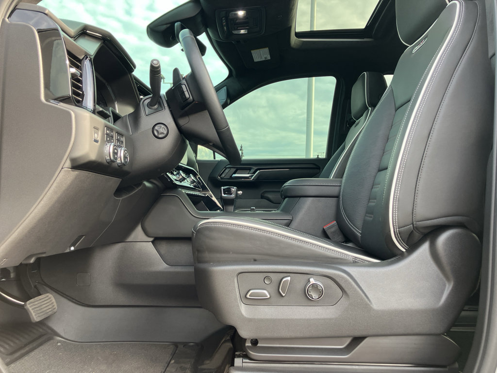 Used 2025 GMC Sierra 1500 AT4X AWD/4WD image 32