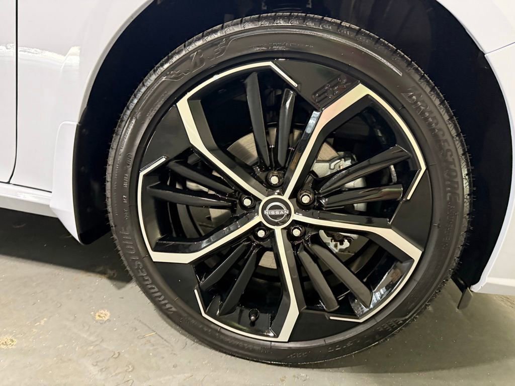 New 2025 Nissan Altima 2.5 SR image 9