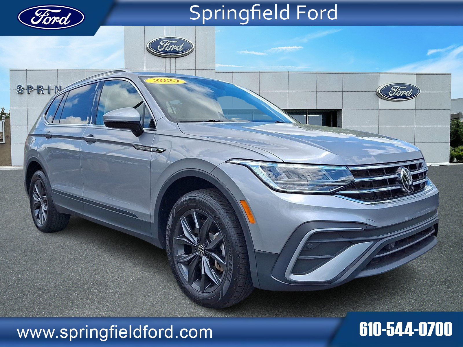 Used 2023 Volkswagen Tiguan SE AWD/4WD image 1
