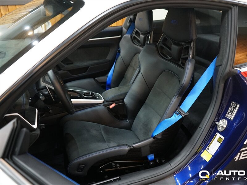 Used 2024 Porsche 911 Dakar AWD/4WD image 18