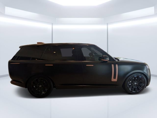 Used 2024 Land Rover Range Rover Long Wheelbase SE image 2