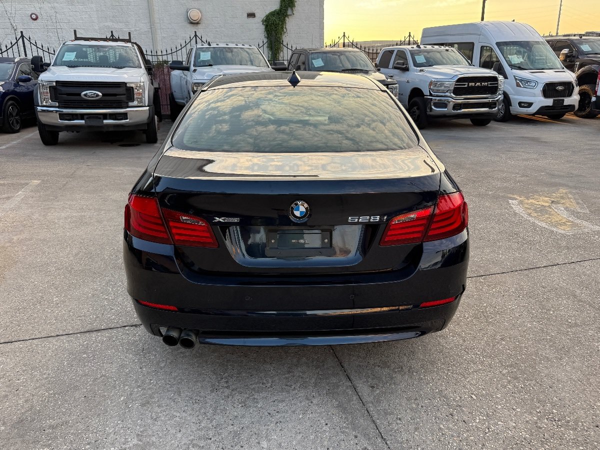 Used 2013 BMW 528i xDrive Sedan AWD/4WD image 7