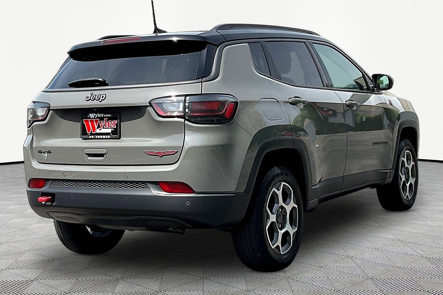 Used 2022 Jeep Compass Trailhawk w/ Trailhawk Elite Group AWD/4WD image 6