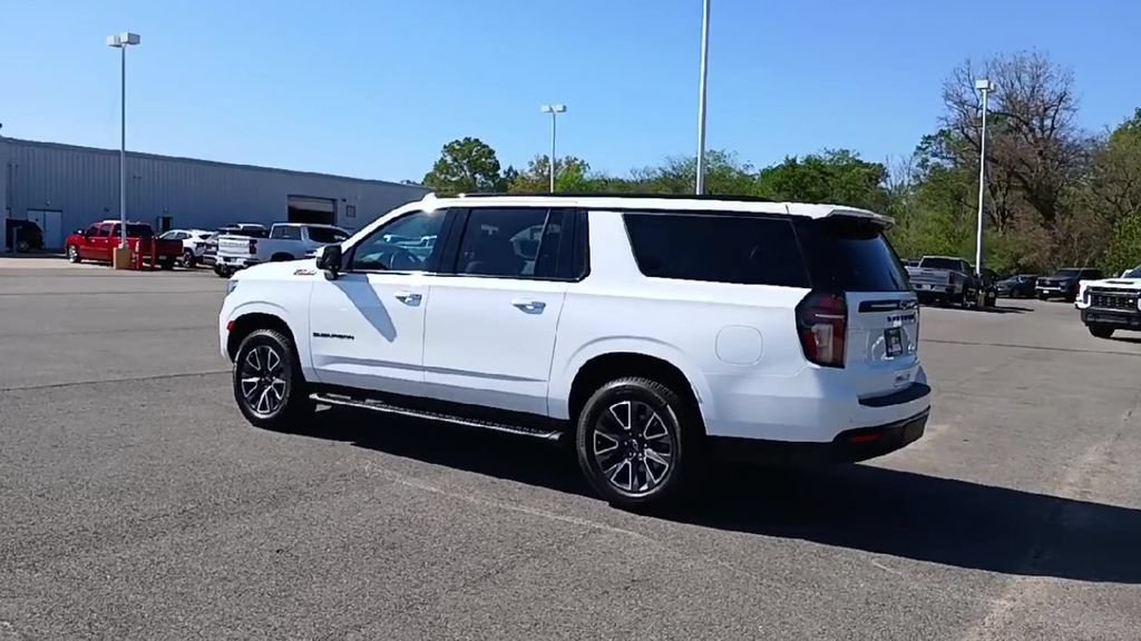 Used 2024 Chevrolet Suburban Z71 w/ Luxury Package AWD/4WD image 6