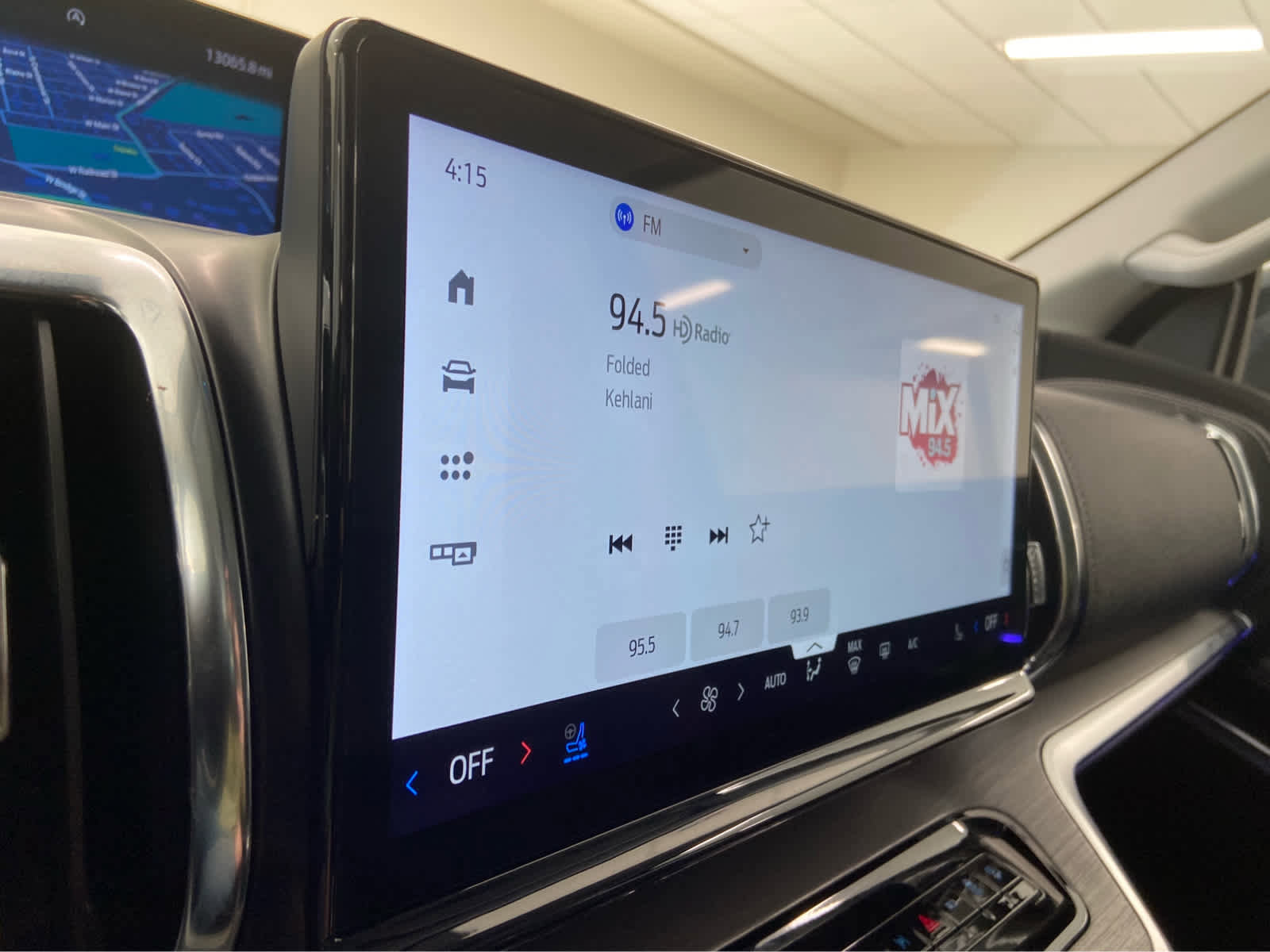 Used 2025 Ford Expedition Platinum image 32