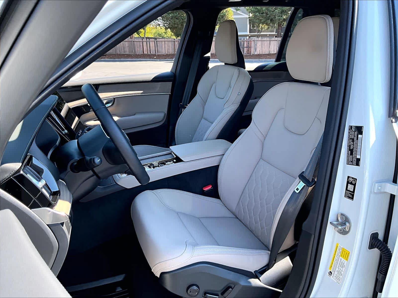 Used 2026 Volvo XC90 T8 Plus w/ Protection Package Premier AWD/4WD image 28