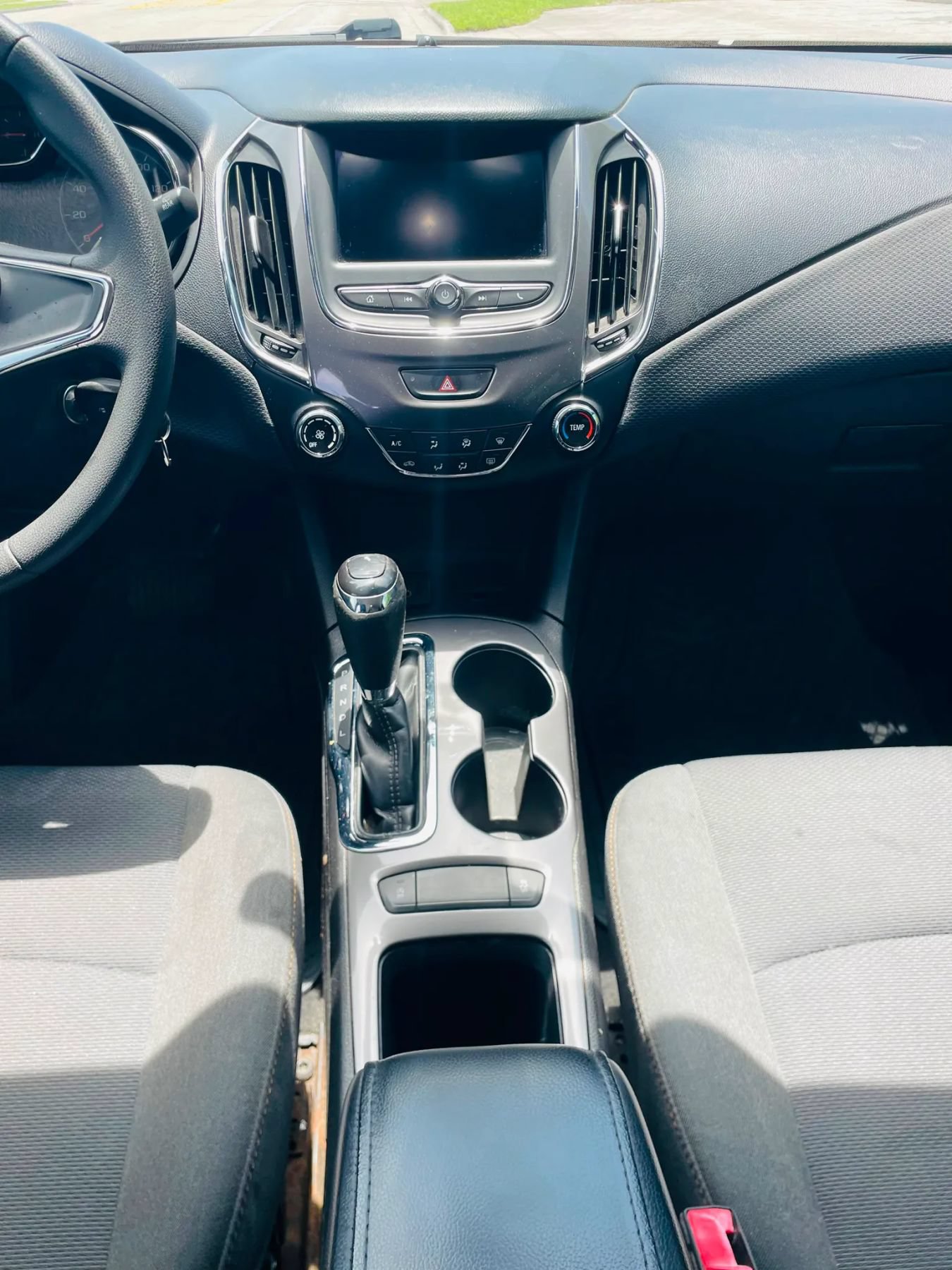 Used 2019 Chevrolet Cruze LS FWD image 14