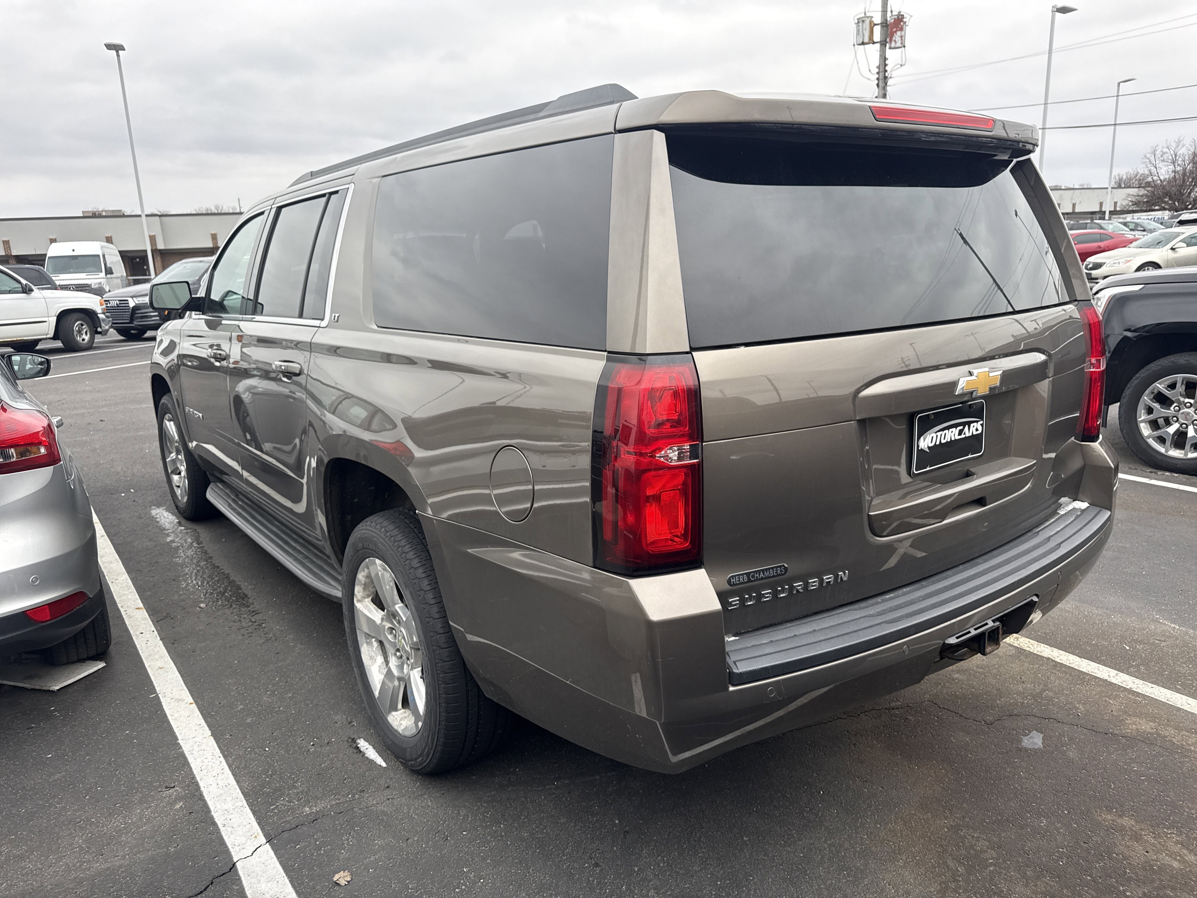 Used 2016 Chevrolet Suburban LT AWD/4WD image 3
