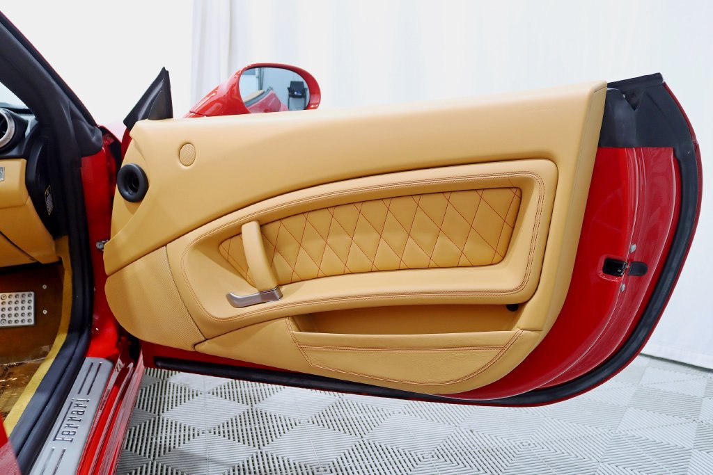 Used 2012 Ferrari California RWD image 28