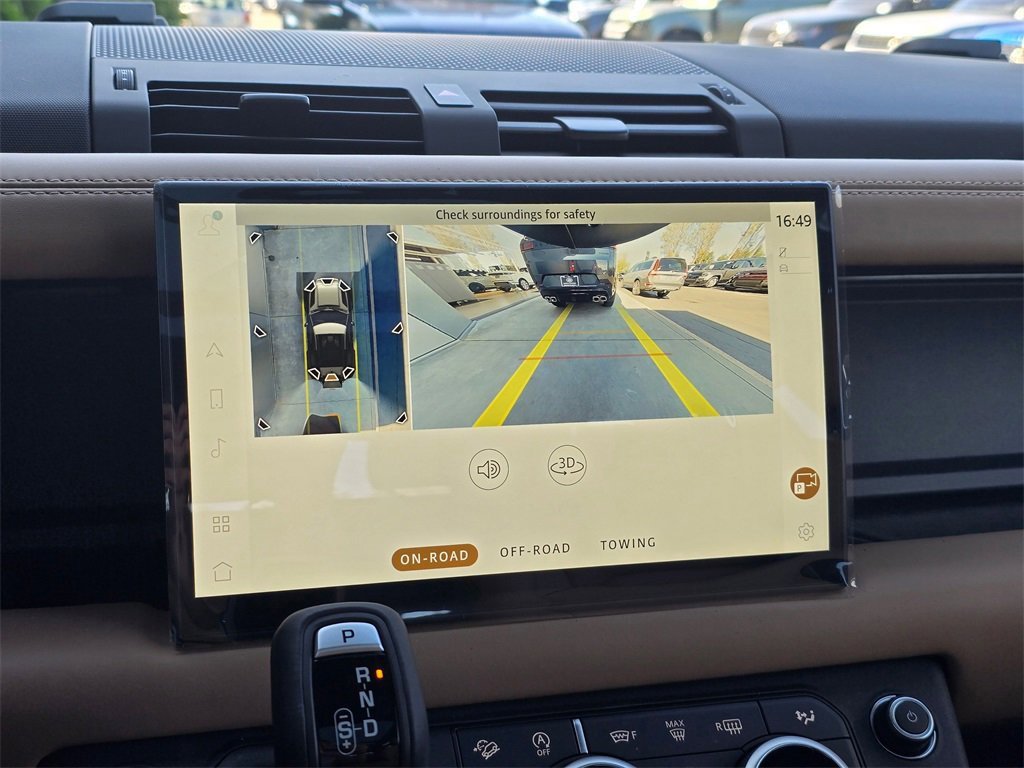 New 2025 Land Rover Defender 90 X-Dynamic SE image 13