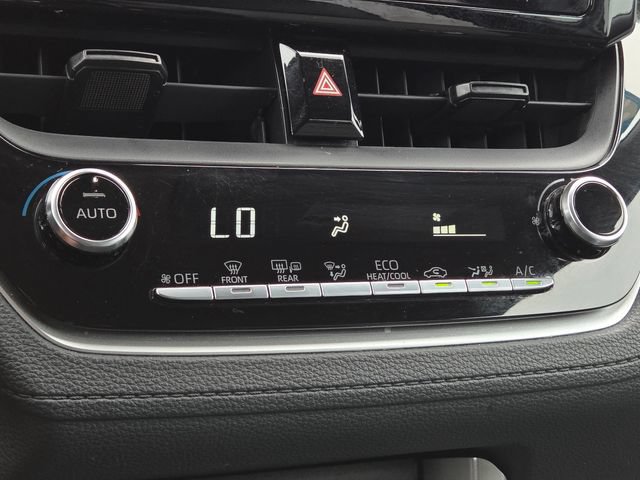 Used 2022 Toyota Corolla Cross LE AWD/4WD image 31