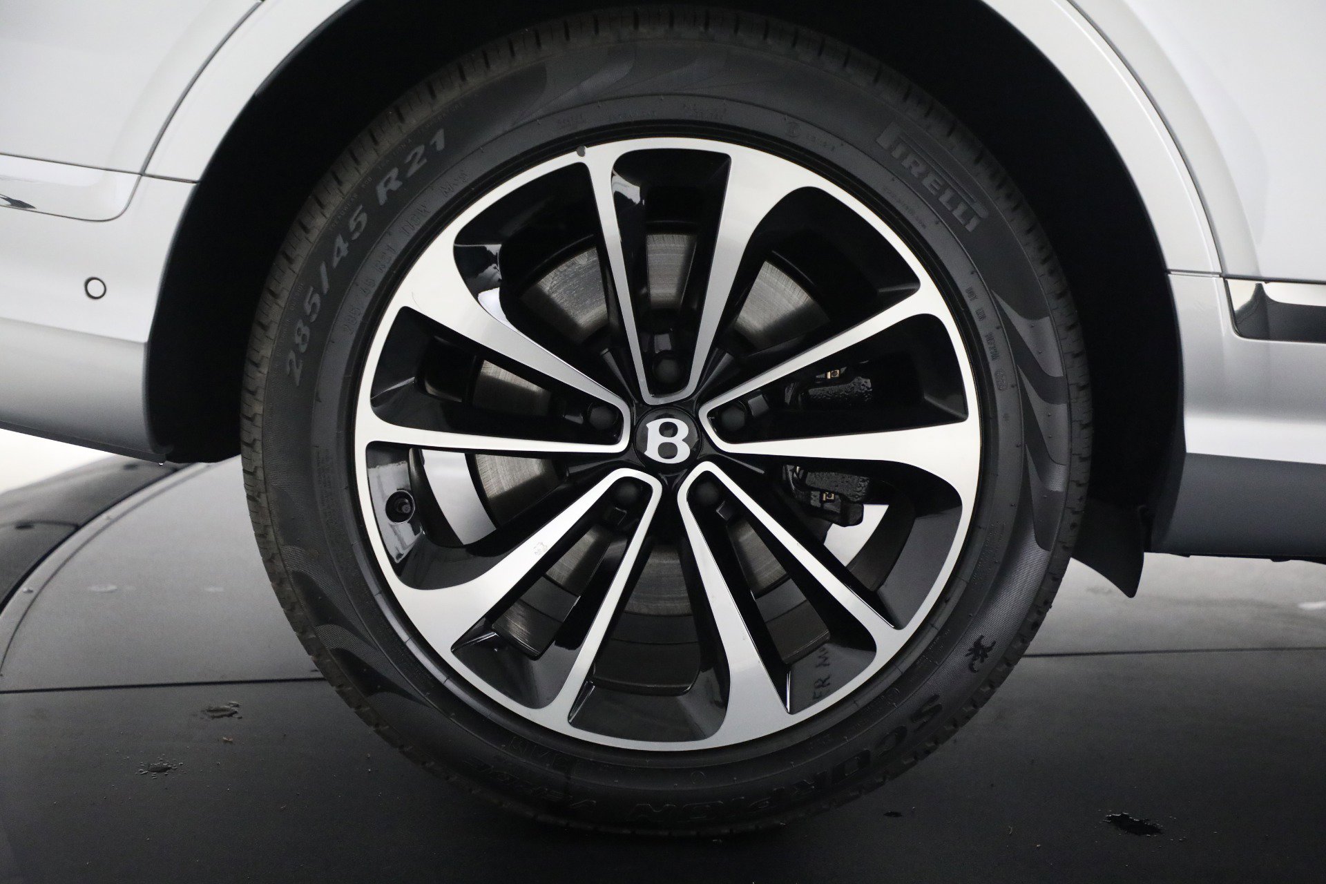 New 2025 Bentley Bentayga Extended Wheelbase image 12