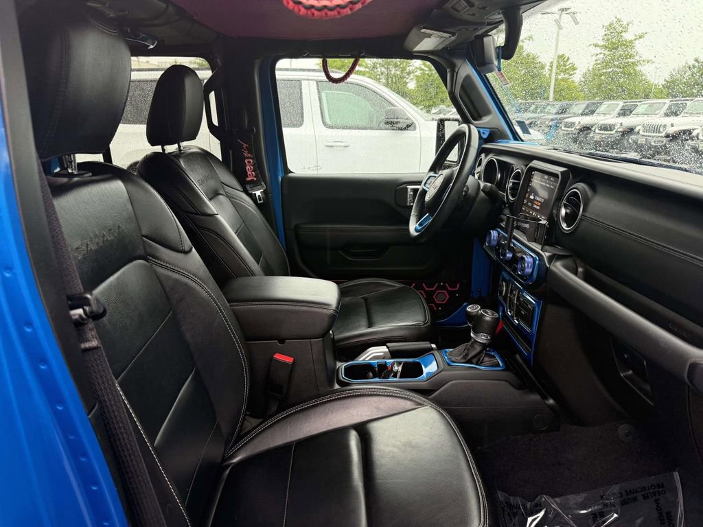 Used 2022 Jeep Wrangler Unlimited Sahara AWD/4WD image 16