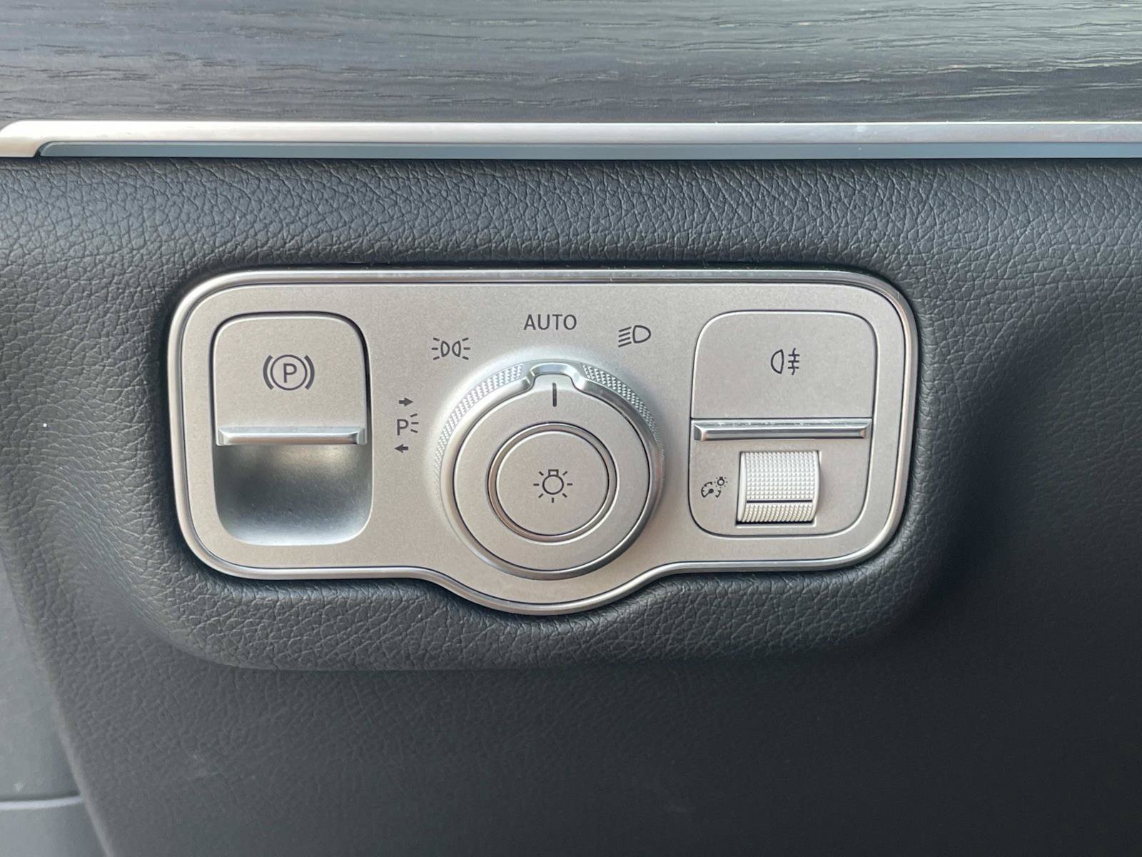 Certified 2023 Mercedes-Benz GLS 450 4MATIC image 43
