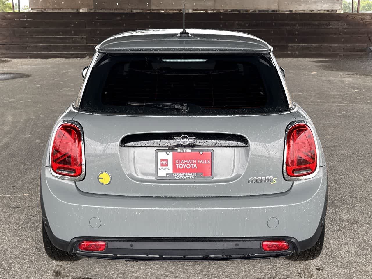 Used 2022 MINI Cooper SE FWD image 4