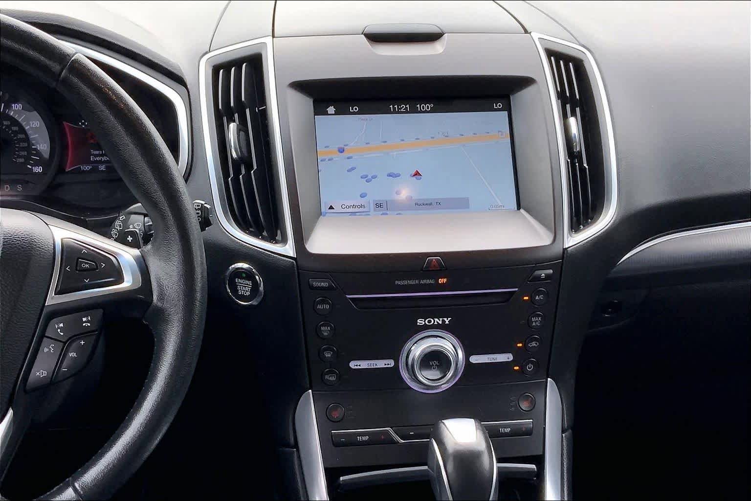 Used 2017 Ford Edge Titanium w/ Technology Package FWD image 12