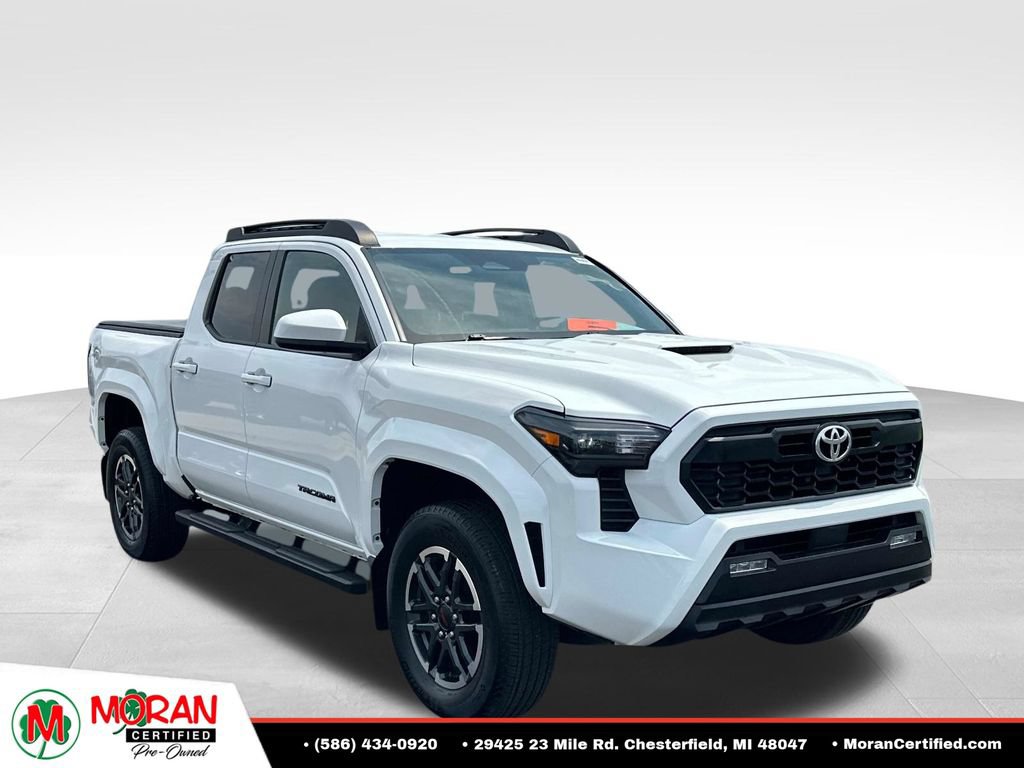 Used 2025 Toyota Tacoma TRD Sport AWD/4WD image 7