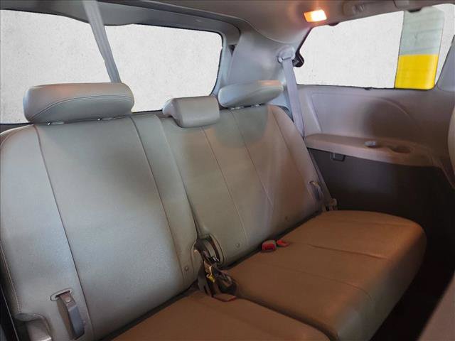 Used 2016 Toyota Sienna XLE w/ XLE Navigation Package AWD/4WD image 18