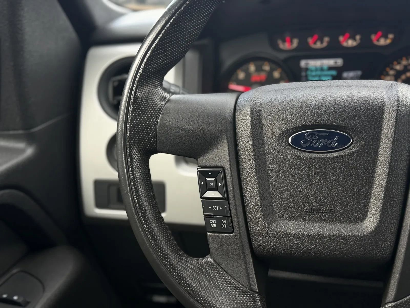 Used 2014 Ford F150 Raptor w/ Equipment Group 801A Luxury image 24