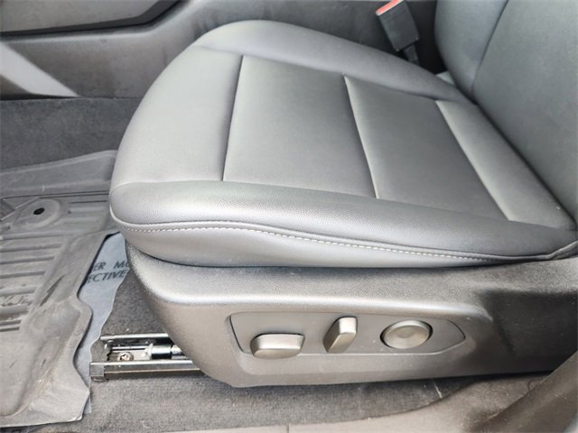 Used 2024 Chevrolet Colorado LT w/ LT Convenience Package III RWD image 26